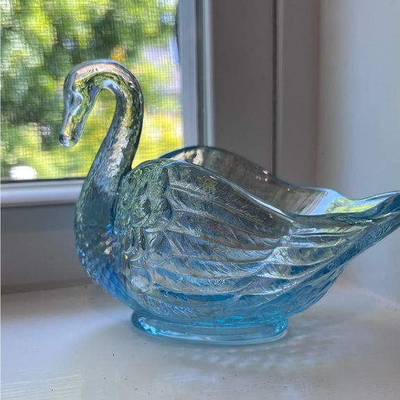 Vintage Light Blue Teal Aqua Glass Swan - Picture 2 of 7